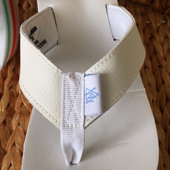 💕HP💕NIB YRU White Rainbow Platform Thong Sandals - Picture 5 of 6